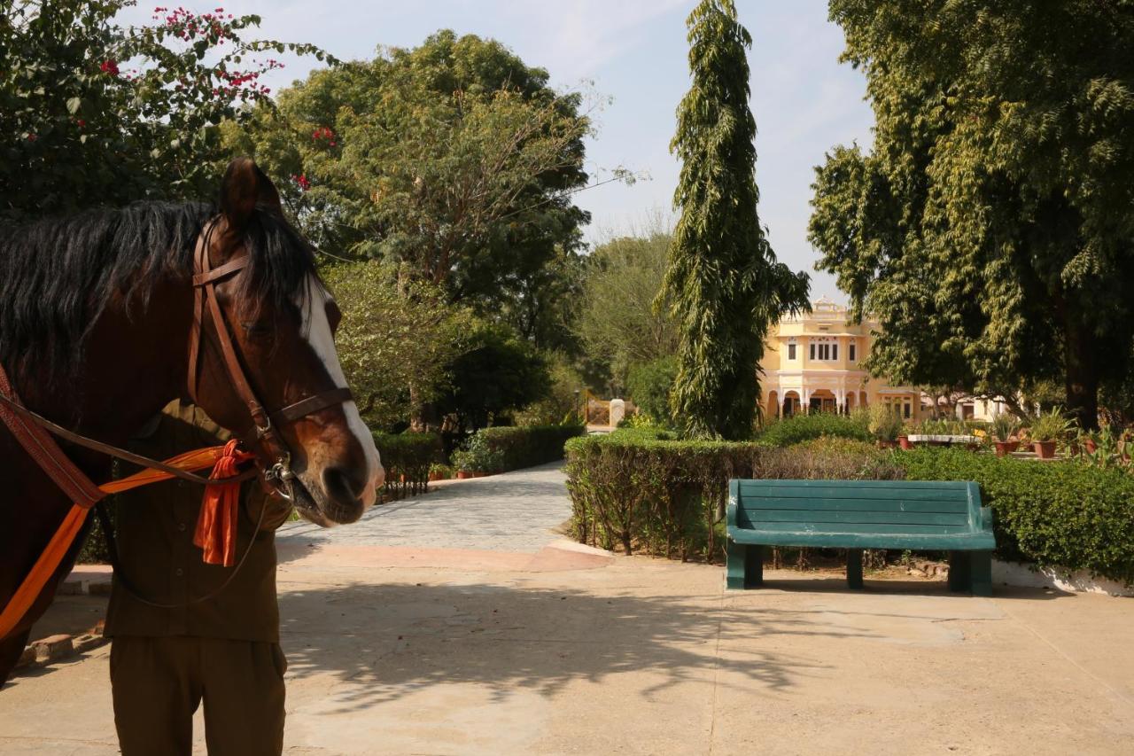 ループ ニワス コティ ホテル Nawalgarh エクステリア 写真