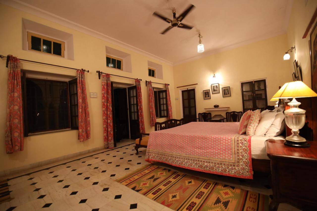 ループ ニワス コティ ホテル Nawalgarh エクステリア 写真