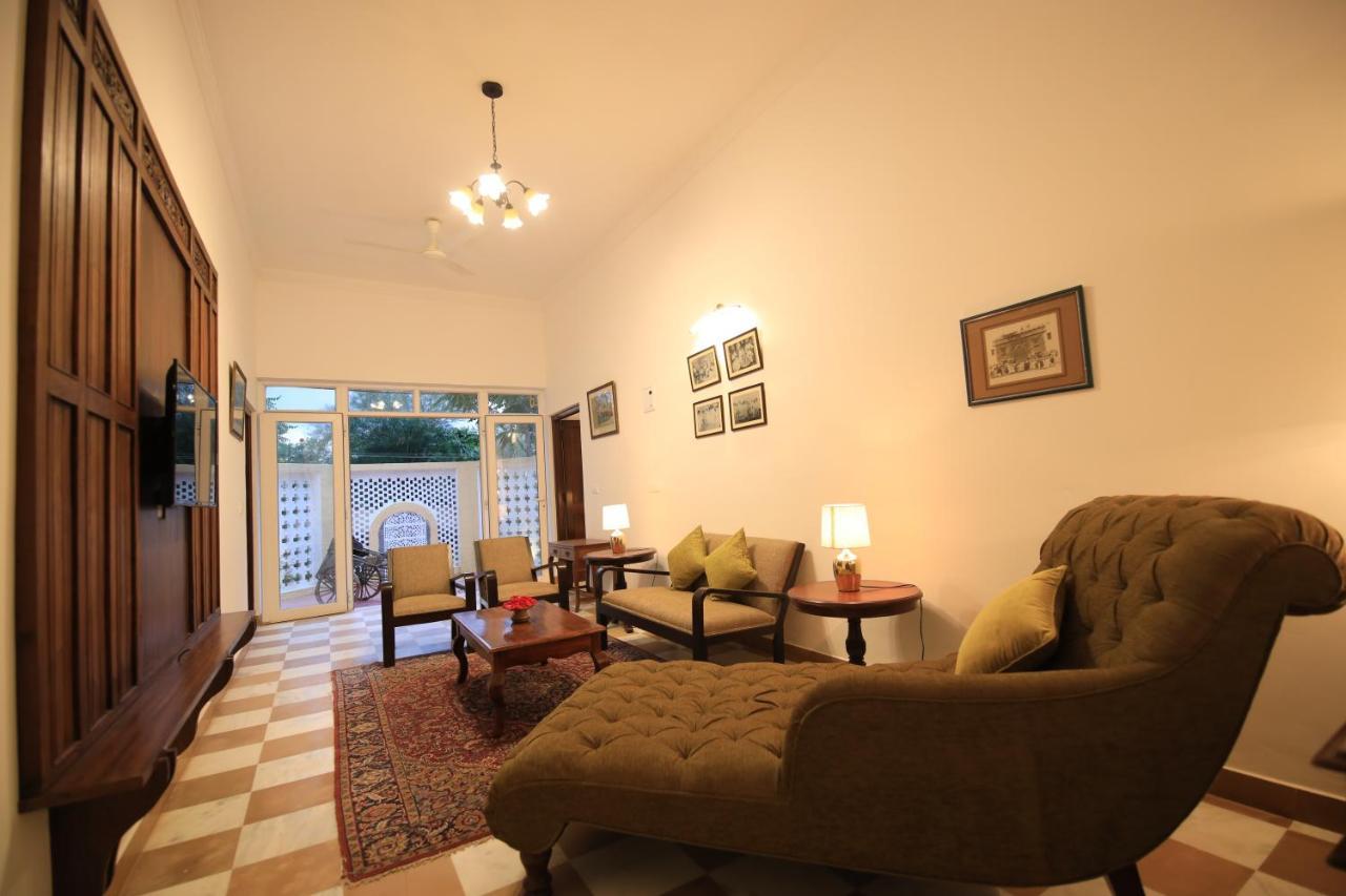 ループ ニワス コティ ホテル Nawalgarh エクステリア 写真