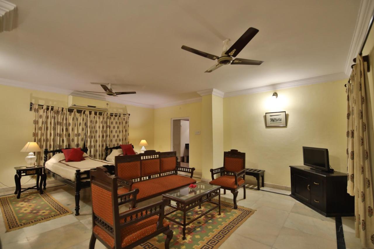 ループ ニワス コティ ホテル Nawalgarh エクステリア 写真