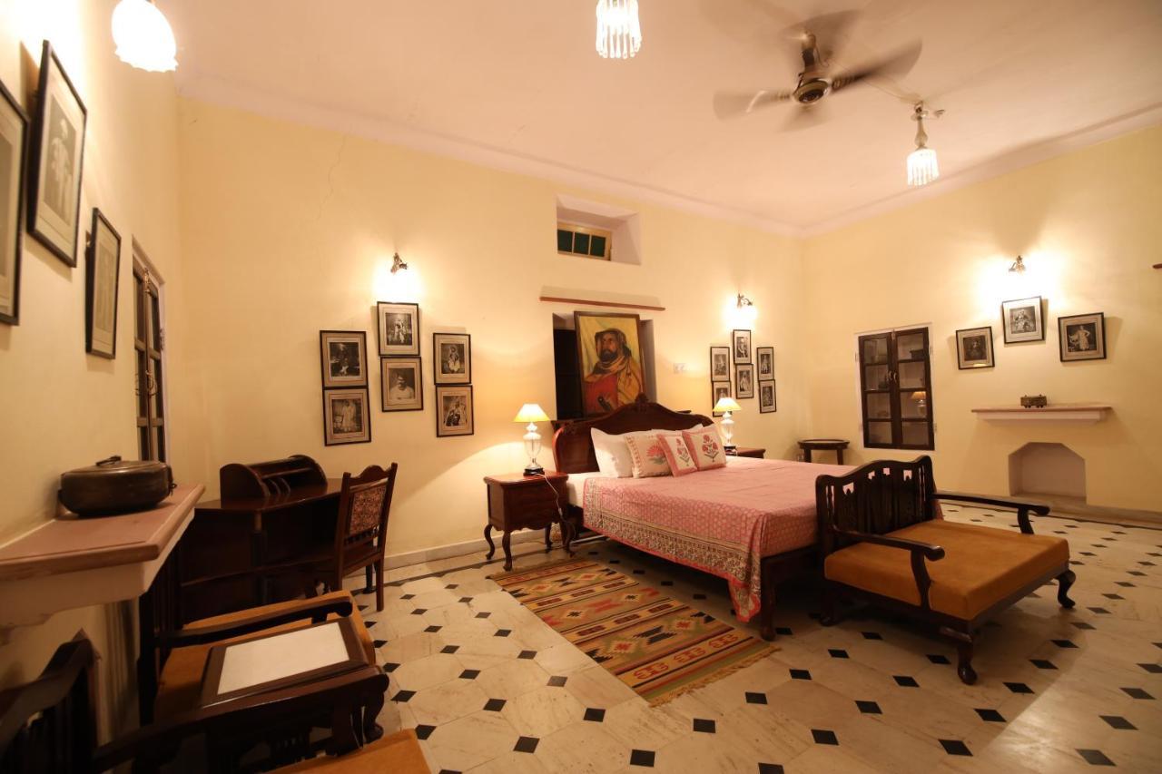 ループ ニワス コティ ホテル Nawalgarh エクステリア 写真