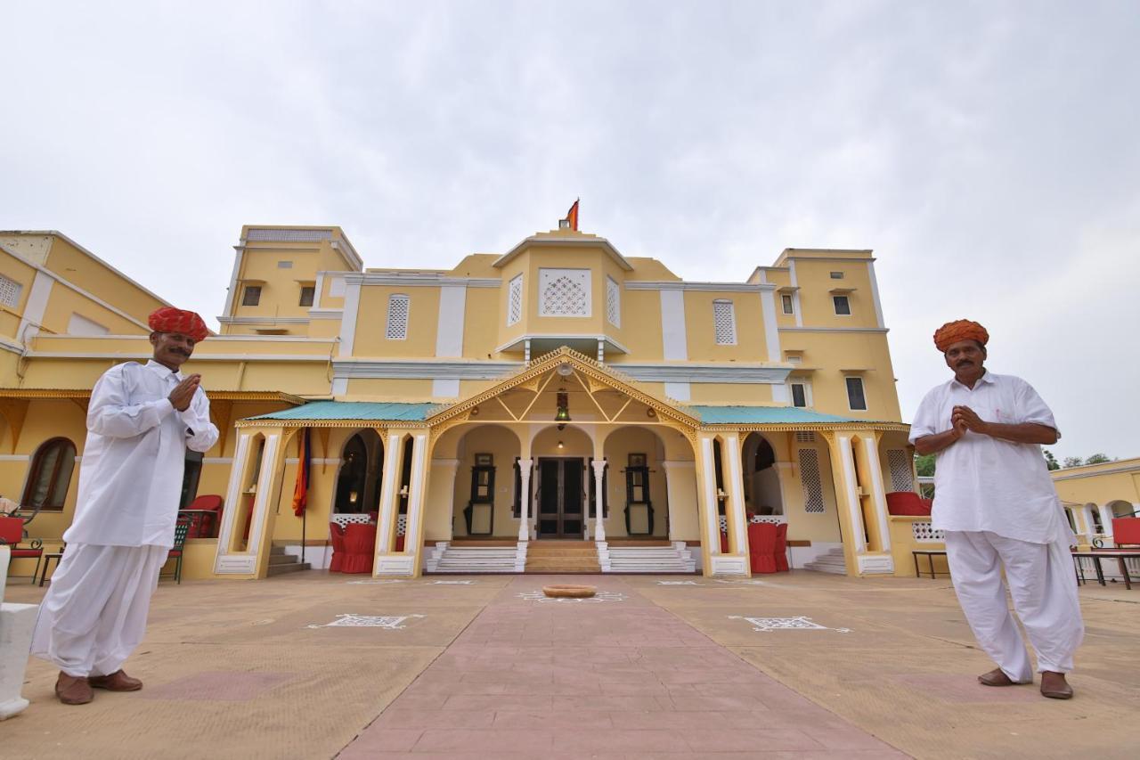 ループ ニワス コティ ホテル Nawalgarh エクステリア 写真